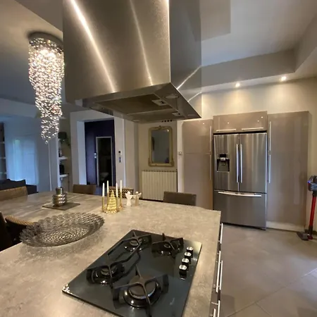 Villa L'échappée Belle 3 étoiles - Piscine, Jardin Et Pool-house - Proche Cité *